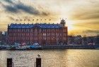 Het Scheepvaarthuis in Amsterdam