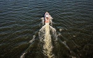 Speedboat on lake Gooimeer