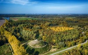 Almere Boven surrounded by autumn trees