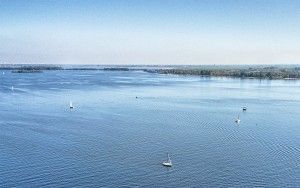 Sailing boats on lake Gooimeer