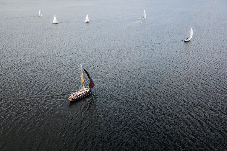 Sailing boats on Gooimeer