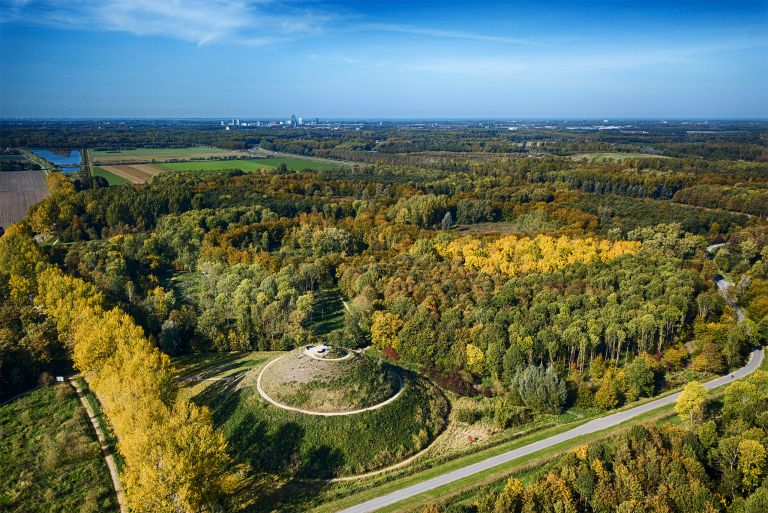 Almere Boven surrounded by autumn trees