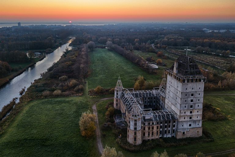 Sunset at Almere castle