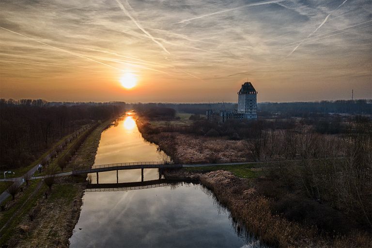 Drone sunset at Almere castle