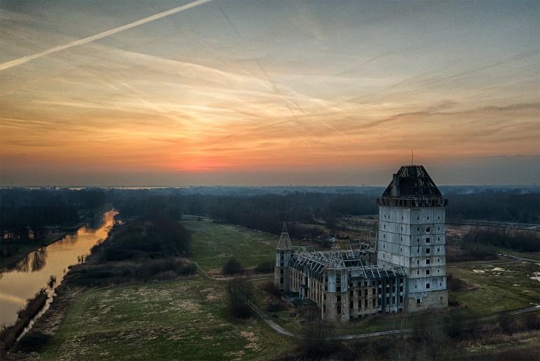 Almere Castle right after sunset